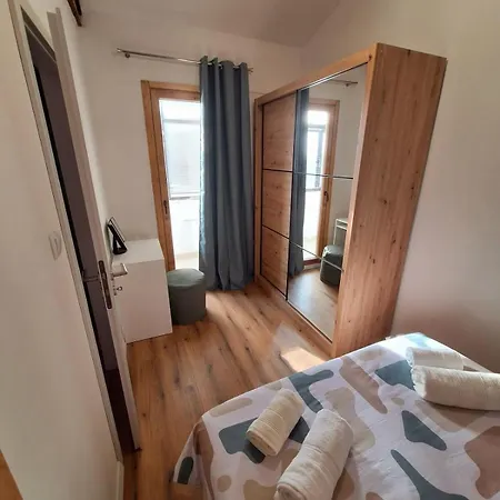Apartment Ivko - Private Parking Pula